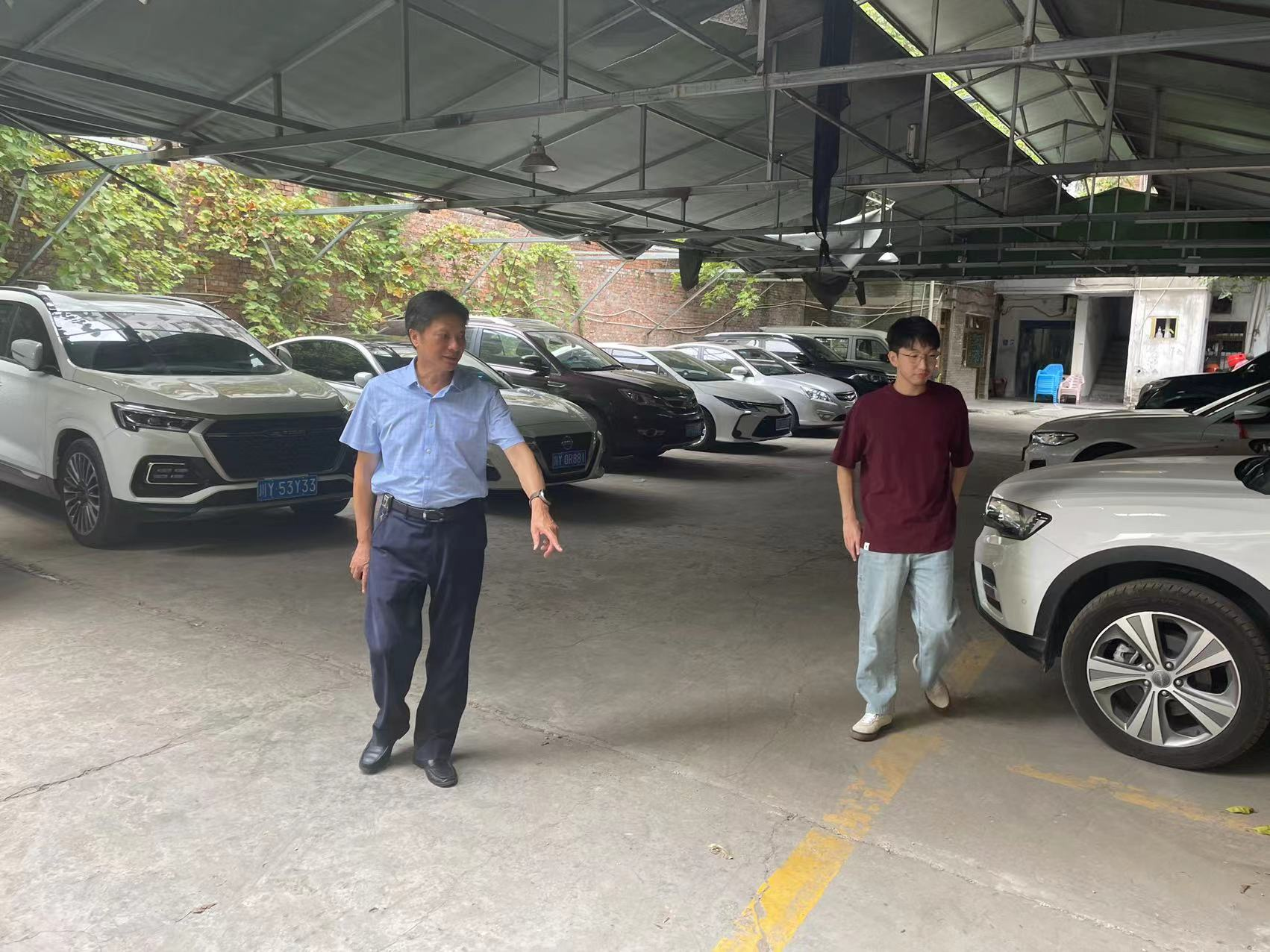 集團(tuán)黨委書記、董事長許大政深入 “包?！鄙鐓^(qū)開展創(chuàng)文督導(dǎo)工作